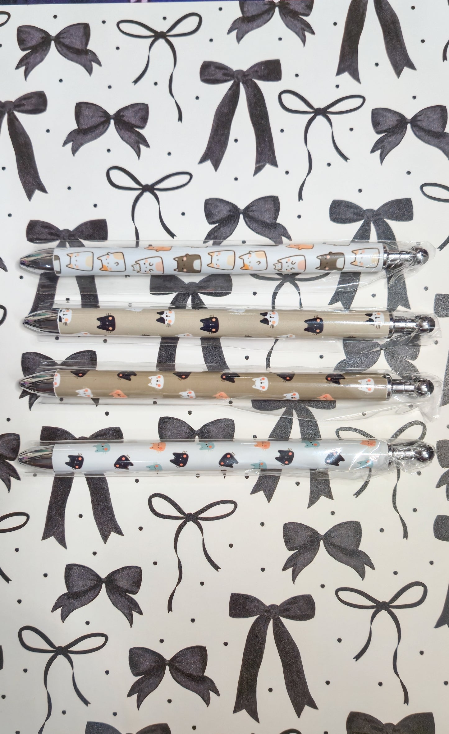 Neutral Kitties Refillable Retractable Gel Pen